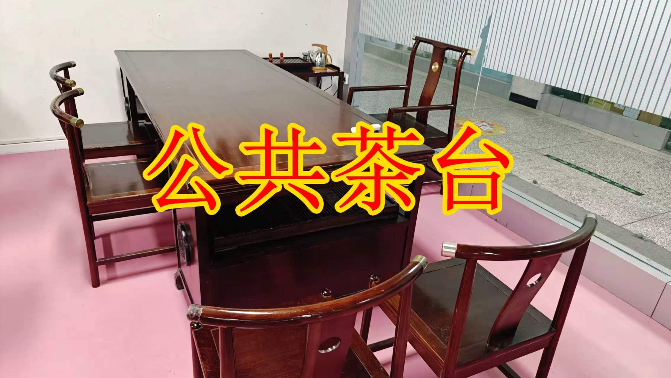 丽江路面积灵活：小面积办公室至大面积办公、经营空间均可选择； 部分房源可注册公司，满足企业办公需求； 商铺临街，具备上下水、用电等经营条件； 适合副食品、茶叶、酒水、百货、电商、培训、办公等多种行业。